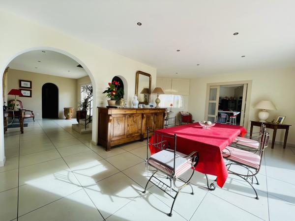 Villa méditerranéenne - piscine, patio et potentiel indépendant