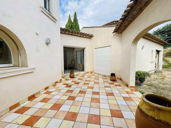 Villa méditerranéenne - piscine, patio et potentiel indépendant