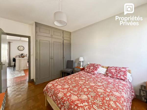 Maison familiale 4 chambres + 1 T2 + 2 studios