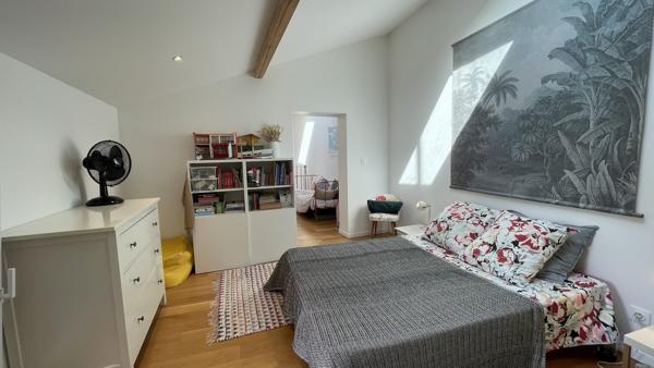 Maison des années 30 de 146 m² et sa dépendance de 45 m² au coeur de Chamalières