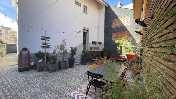 Maison des années 30 de 146 m² et sa dépendance de 45 m² au coeur de Chamalières