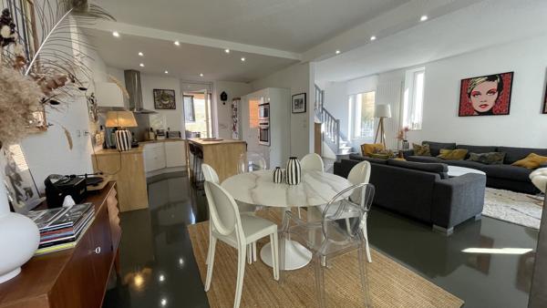 Maison des années 30 de 146 m² et sa dépendance de 45 m² au coeur de Chamalières