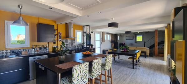 Maison Gorges 6 pièces 156.56 M²  (175.41 M² utile). 4 Chs . 2 bureaux . T 1200 M² . Garage . Abri