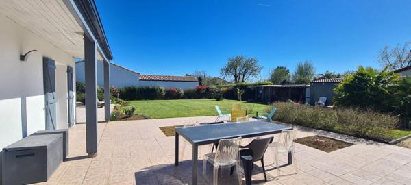 Maison Gorges 6 pièces 156.56 M²  (175.41 M² utile). 4 Chs . 2 bureaux . T 1200 M² . Garage . Abri