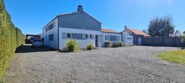 Maison Gorges 6 pièces 156.56 M²  (175.41 M² utile). 4 Chs . 2 bureaux . T 1200 M² . Garage . Abri