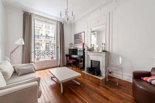 Paris 7ème - Avenue de Saxe- Appartement 3 pièces au charme de l'ancien - PARIS