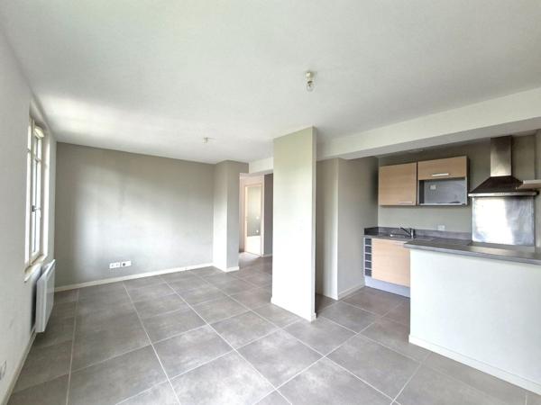 Appartement
                                                                                                                                                                                                                                                                                                                        3 pièce(s)                                                                                                                                                                                                          2 chambre(s)                                                                                                                                                                                                          56.4  m²