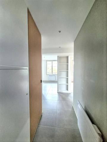 Appartement
                                                                                                                                                                                                                                                                                                                        3 pièce(s)                                                                                                                                                                                                          2 chambre(s)                                                                                                                                                                                                          56.4  m²