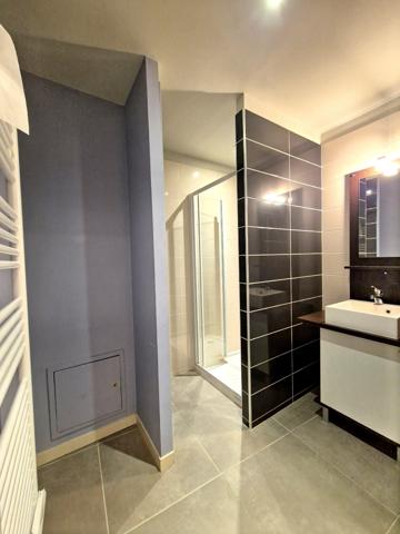 Appartement
                                                                                                                                                                                                                                                                                                                        3 pièce(s)                                                                                                                                                                                                          2 chambre(s)                                                                                                                                                                                                          56.4  m²