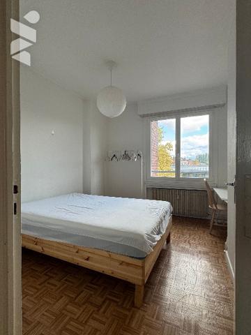 A VENDRE 
Appartement T3 lumineux avec balcon et vue sur les toits