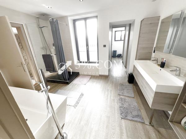 Maison 6 pièce(s) 3 chambre(s) 140 m²