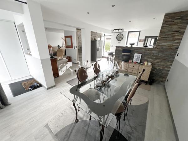 Maison 6 pièce(s) 3 chambre(s) 140 m²