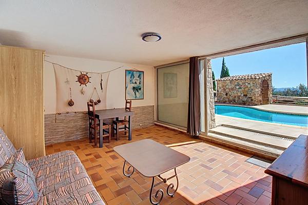 A VENDRE en EXCLUSIVITE à DRAGUIGNAN - Propriété de 185m² avec dépendances et PISCINE