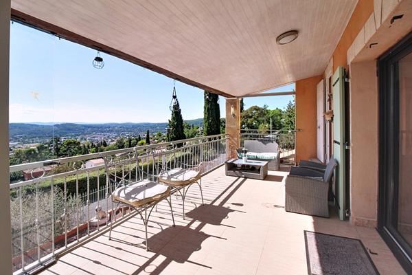 A VENDRE en EXCLUSIVITE à DRAGUIGNAN - Propriété de 185m² avec dépendances et PISCINE