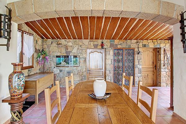 A VENDRE en EXCLUSIVITE à DRAGUIGNAN - Propriété de 185m² avec dépendances et PISCINE