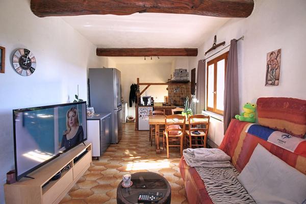 A VENDRE en EXCLUSIVITE à DRAGUIGNAN - Propriété de 185m² avec dépendances et PISCINE