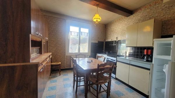 Maison familiale 143 m² – 6 chambres – terrain 1 300 m² – Allonne