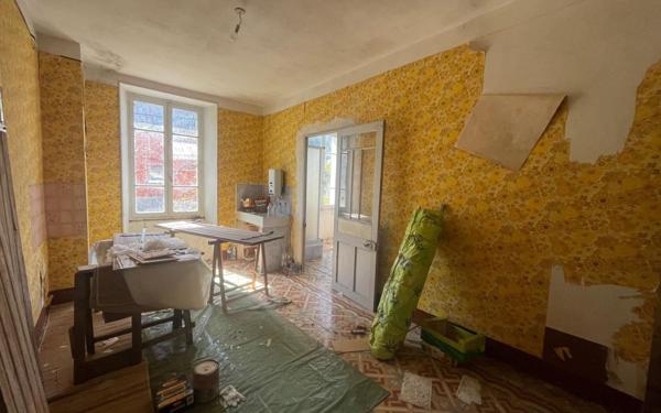 Maison à vendre    6 pièces •  Gravières