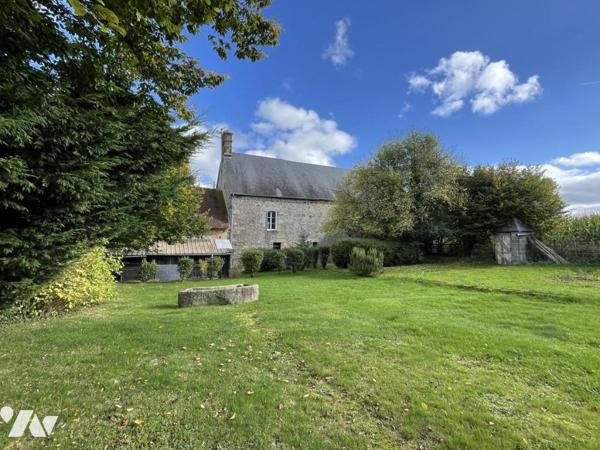 ST MARTIN L'AIGUILLON, maison à rénover avec dépendance sur 2900 m² de terrain