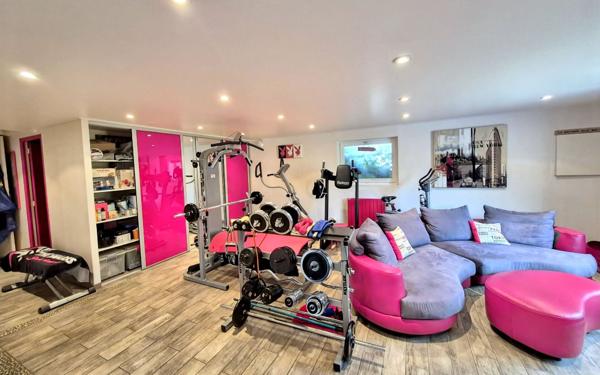 Maison à vendre    8 pièces •  Poissy