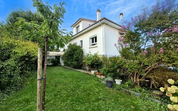 Maison à vendre    8 pièces •  Poissy