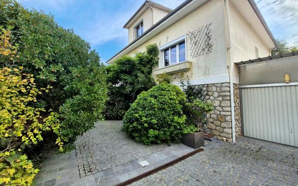 Maison à vendre    8 pièces •  Poissy