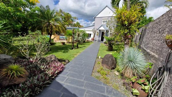 Moudong Sud magnifique villa de standing avec piscine sur 760 m² de terrain