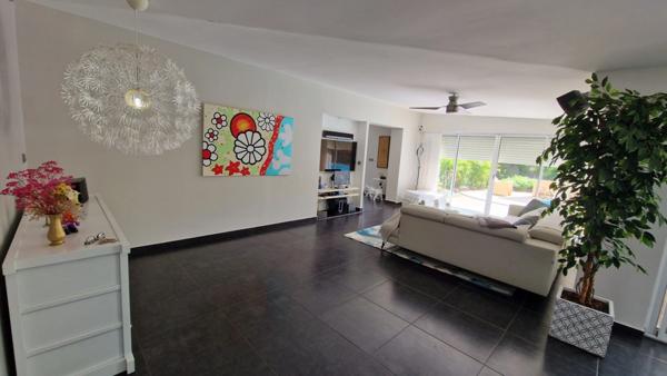 Moudong Sud magnifique villa de standing avec piscine sur 760 m² de terrain