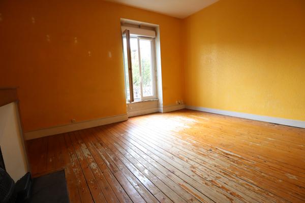 38m² - T2 - RUE GILIBERT - TRAM ARCHIVES / GARE PERRACHE