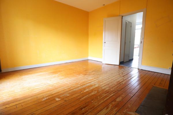 38m² - T2 - RUE GILIBERT - TRAM ARCHIVES / GARE PERRACHE