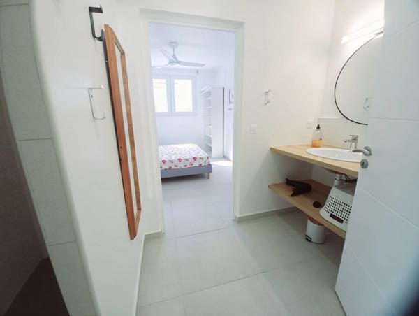 Villa premium T3 & son T2 à vendre à SAINTE ANNE Bourg (971) Guadeloupe -