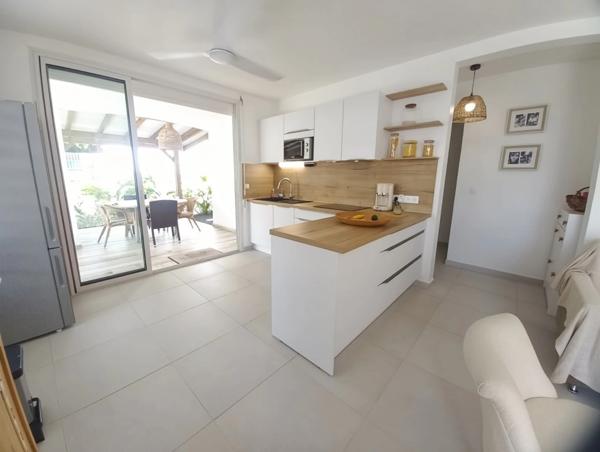 Villa premium T3 & son T2 à vendre à SAINTE ANNE Bourg (971) Guadeloupe -