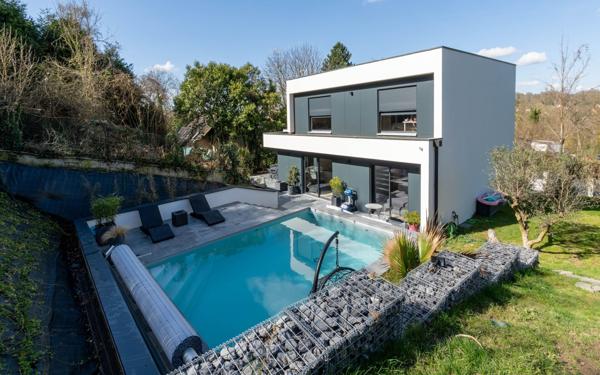 Maison à vendre    7 pièces •  Chessy