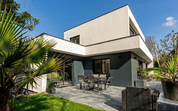 Maison à vendre    7 pièces •  Chessy