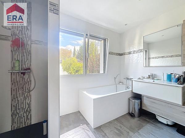 A VENDRE - Maison L'Hay Les Roses 179m² + garage et jardin 