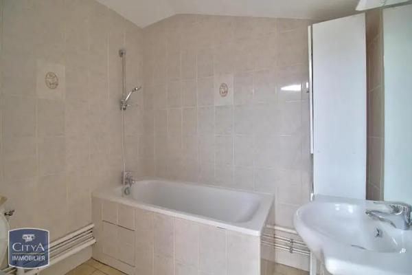 Appartement à louer 2 pièces 50.57m² Saint-Étienne (42000)