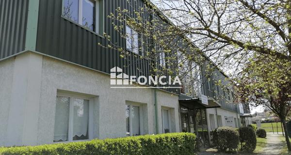 Location Local commercial 5 pièces 97 m² - Villefontaine 38090