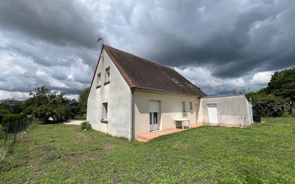 Maison à vendre    5 pièces •  Thésée