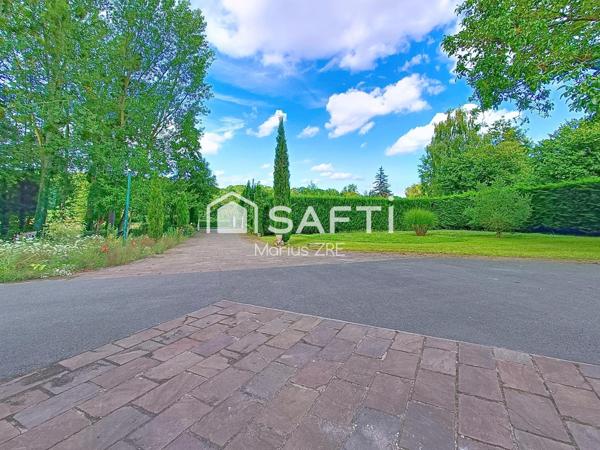 DOMAINE RÉSIDENTIEL AVEC INFRASTRUCTURES ÉQUESTRES