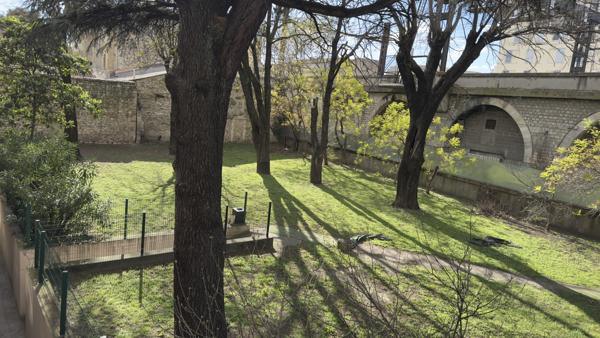 Appartement de 63 m² avec balcon, proche du centre-ville de Nîmes