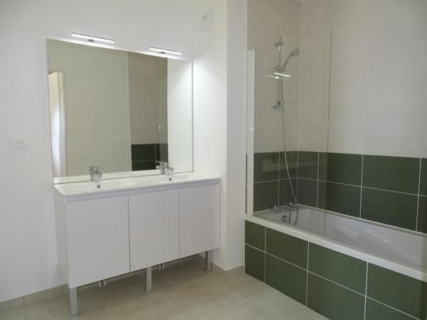 Appartement à FOUGERES, 35300 - 4 pièces 85m²