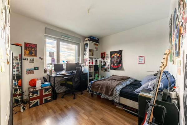 Superbe t4 avec 2 pk et cave