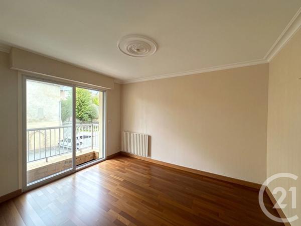 Appartement T3 à vendre  4 pièces - 102 m 2   LAVAL  - 53