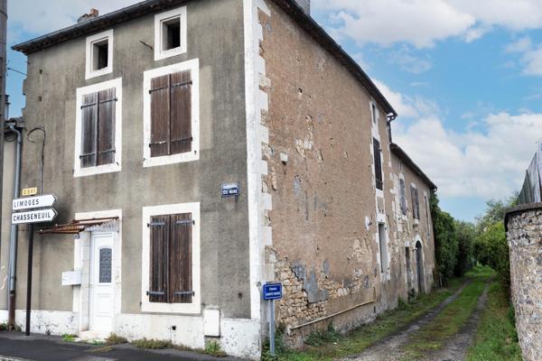 Maison ancienne avec dépendances au bord de Tardoire