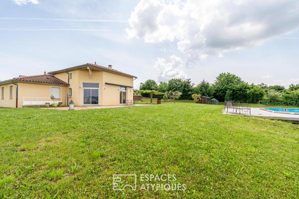 Villa avec vue panoramique et dépendance équestre