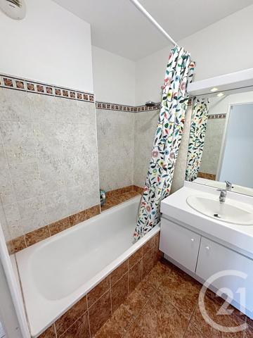 Appartement F3 à vendre  3 pièces - 67,37 m 2   LYON  - 69008