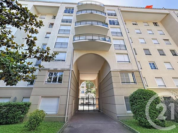 Appartement F3 à vendre  3 pièces - 67,37 m 2   LYON  - 69008