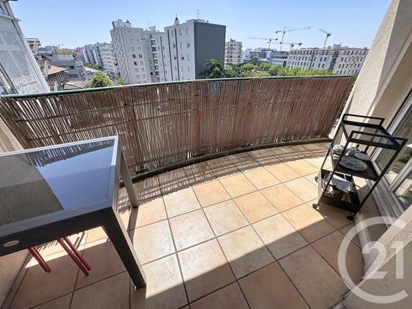 Appartement F3 à vendre  3 pièces - 67,37 m 2   LYON  - 69008