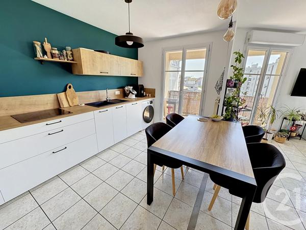 Appartement F3 à vendre  3 pièces - 67,37 m 2   LYON  - 69008