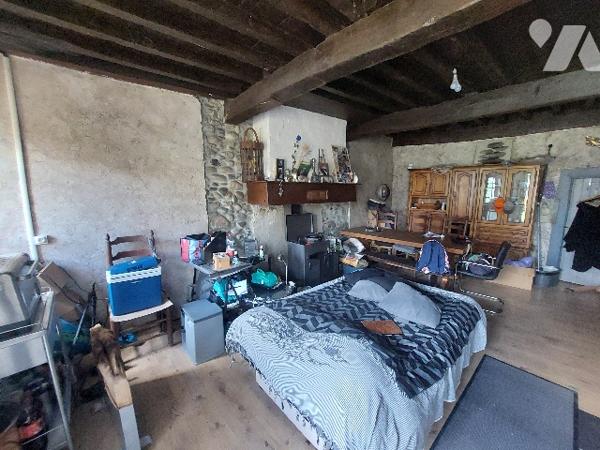 A dix minutes de ST GAUDENS, ensemble de deux maisons, dont l'une est à rénover entièrement.